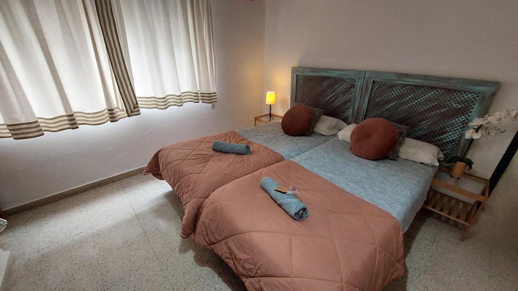Centrico Piso Con Aparcamiento Gratuito Apartment Granada Luaran gambar