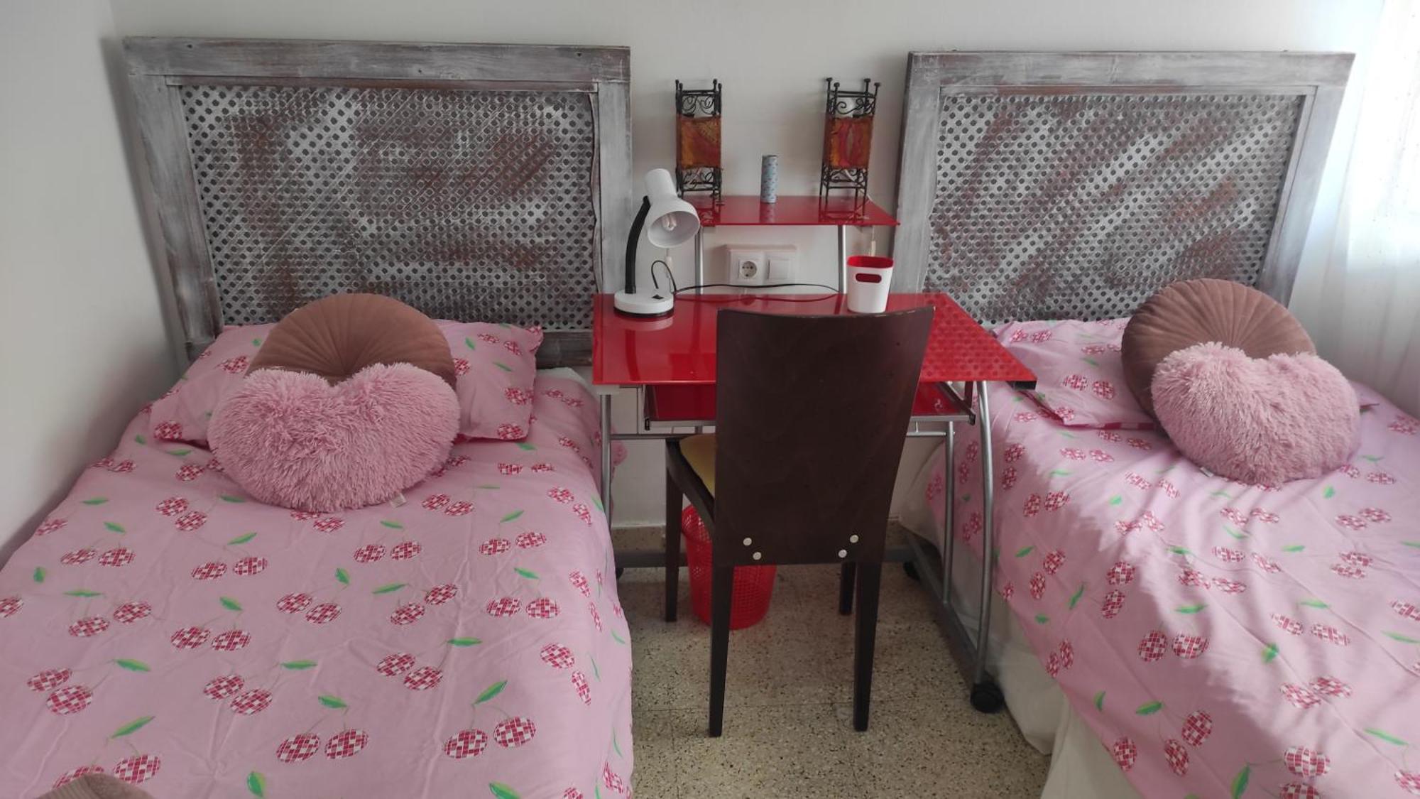 Centrico Piso Con Aparcamiento Gratuito Apartment Granada Luaran gambar