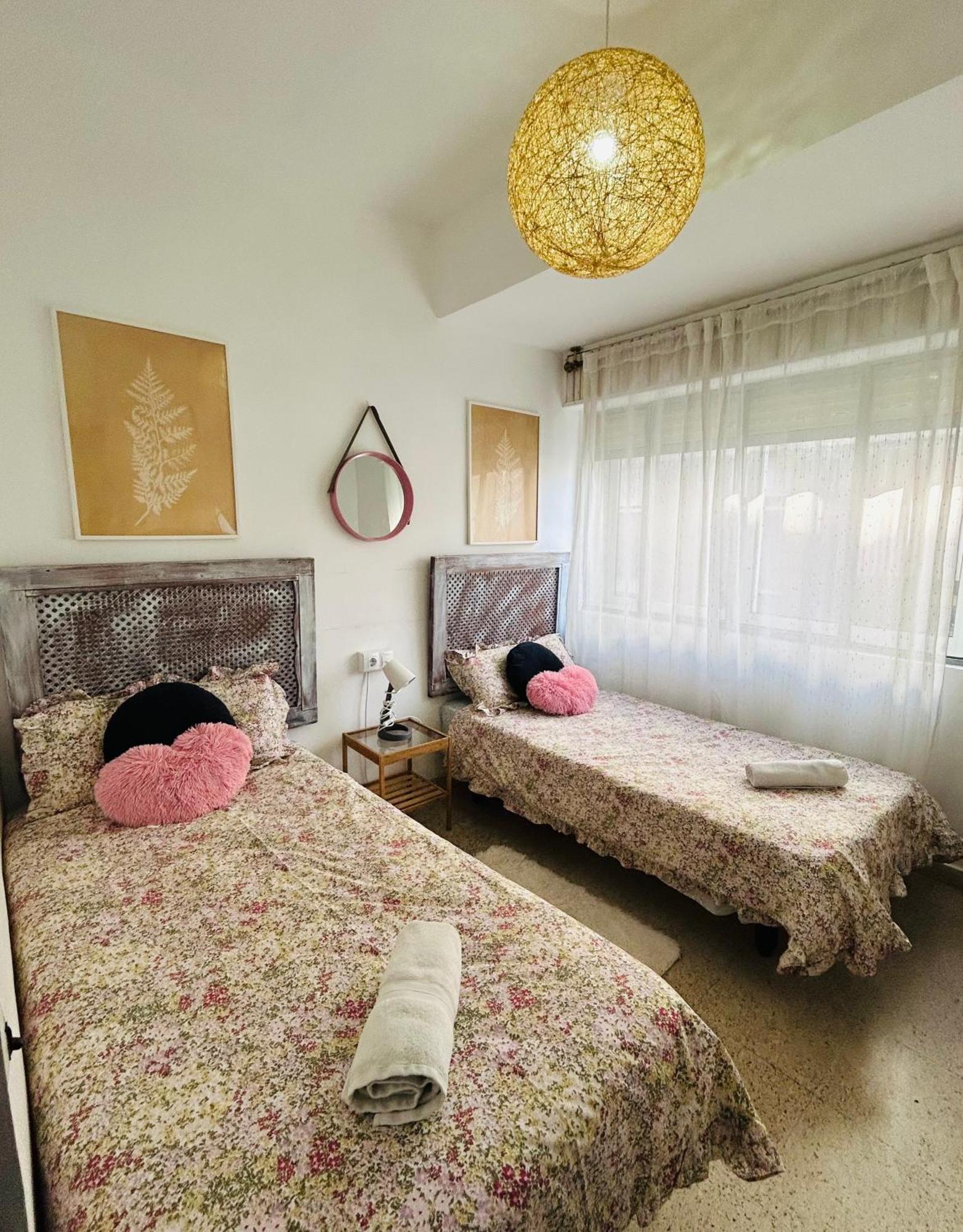 Centrico Piso Con Aparcamiento Gratuito Apartment Granada Luaran gambar